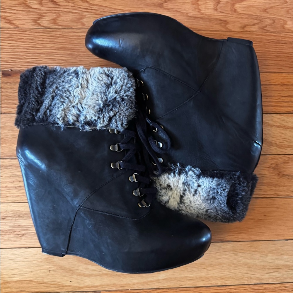 Platform faux fur black leather bootie